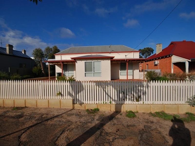 38 Doney Street, Narrogin WA 6312