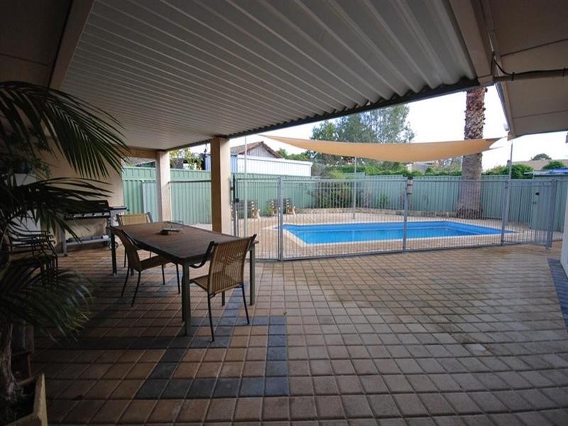 8 Lewis Street, Narrogin WA 6312