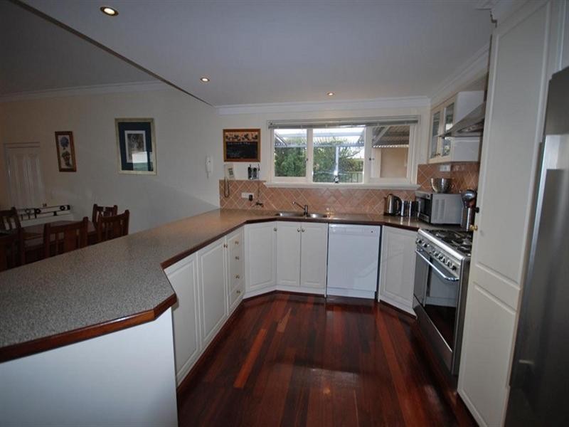 8 Lewis Street, Narrogin WA 6312