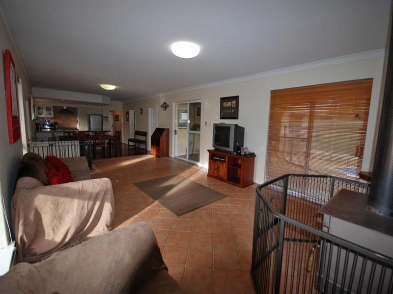 8 Lewis Street, Narrogin WA 6312