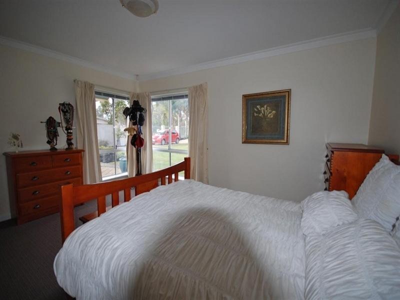 8 Lewis Street, Narrogin WA 6312