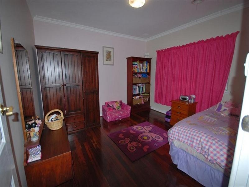 8 Lewis Street, Narrogin WA 6312