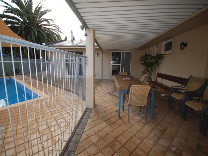 8 Lewis Street, Narrogin WA 6312