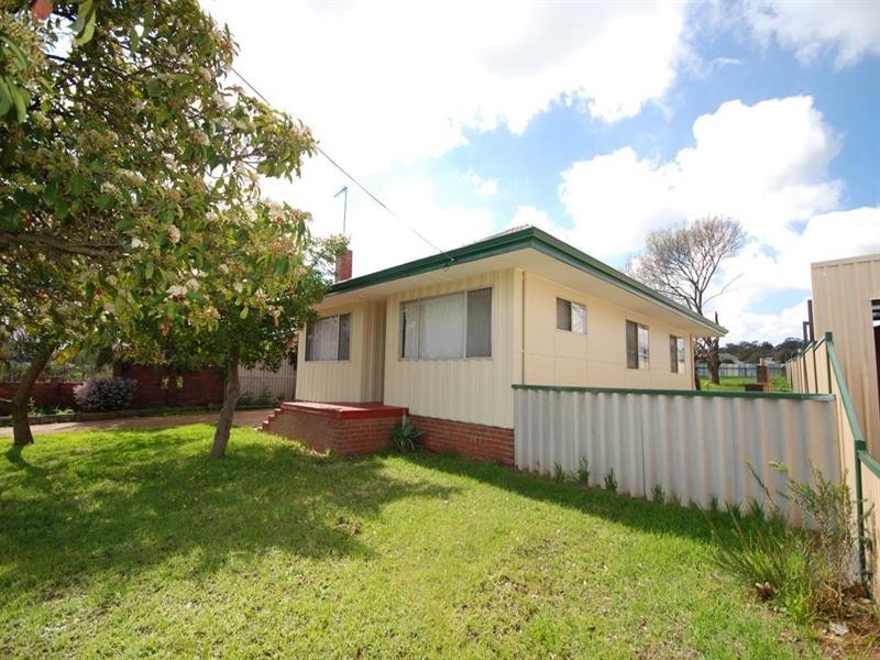 19 Moore, Narrogin WA 6312
