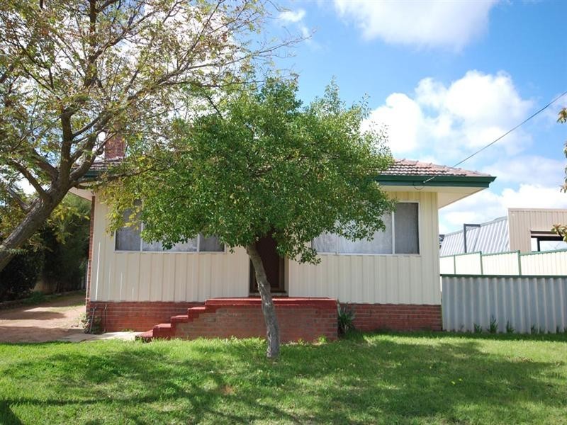 19 Moore, Narrogin WA 6312