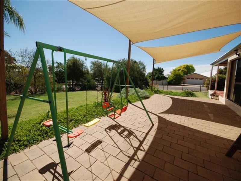 64 Doney Street, Narrogin WA 6312