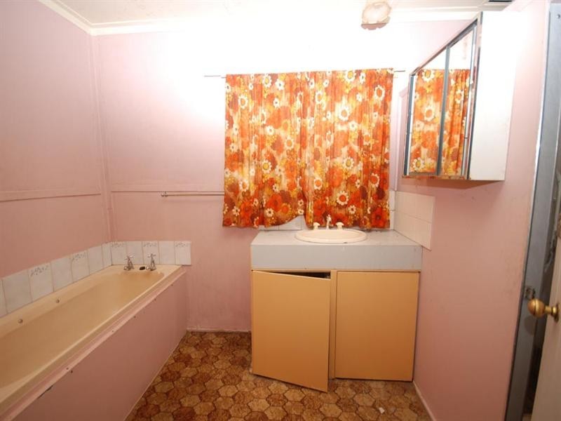 30 Falcon Street, Narrogin WA 6312