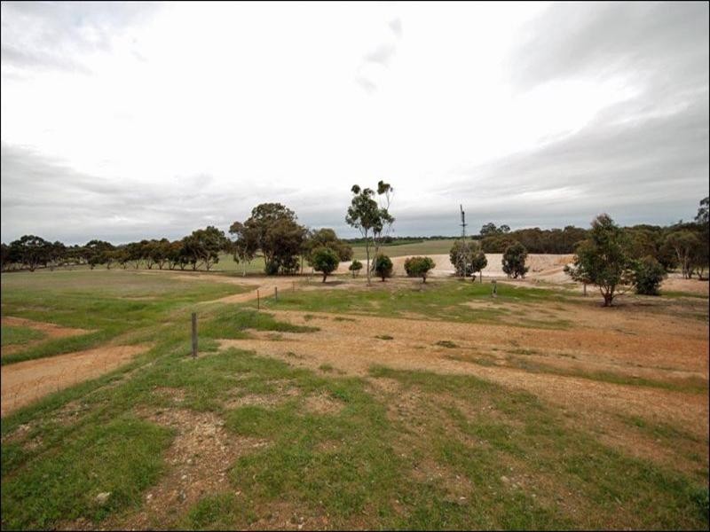 2617 Kulin-Dudinin Road, Dudinin WA 6363
