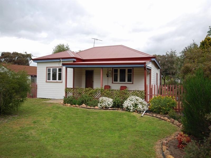 4 Wogolin Road, Wickepin WA 6370