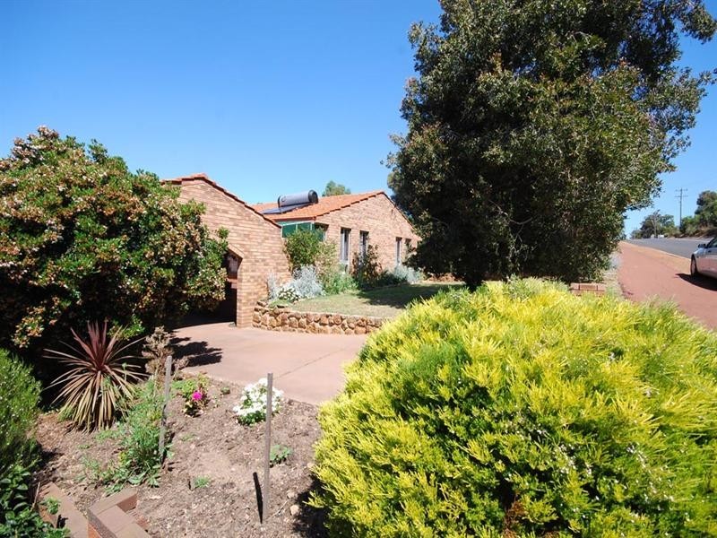 145 Narrakine Road, Narrogin WA 6312