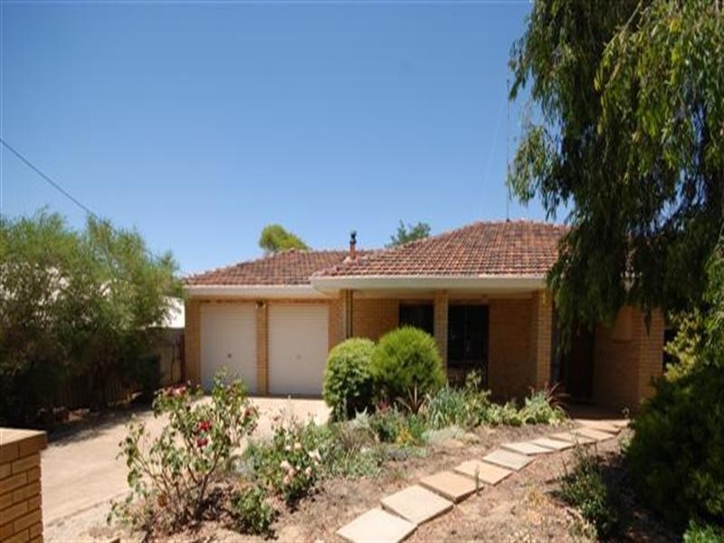 40 Sydney Hall Way, Narrogin WA 6312