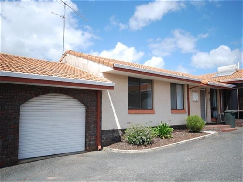 Unit 2/111 Clayton Road, Narrogin WA 6312