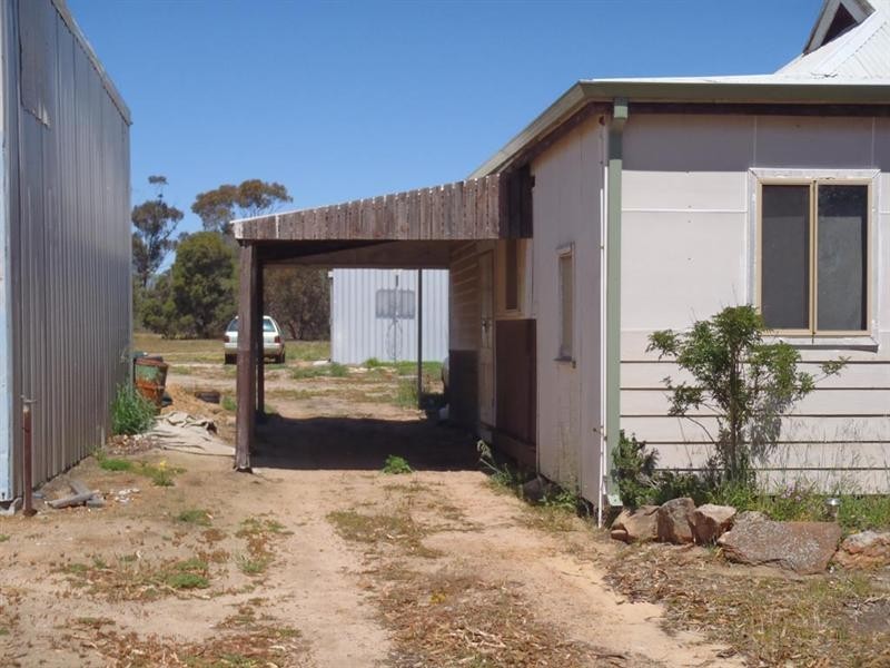 26 Railway Avenue, Harrismith WA 6361