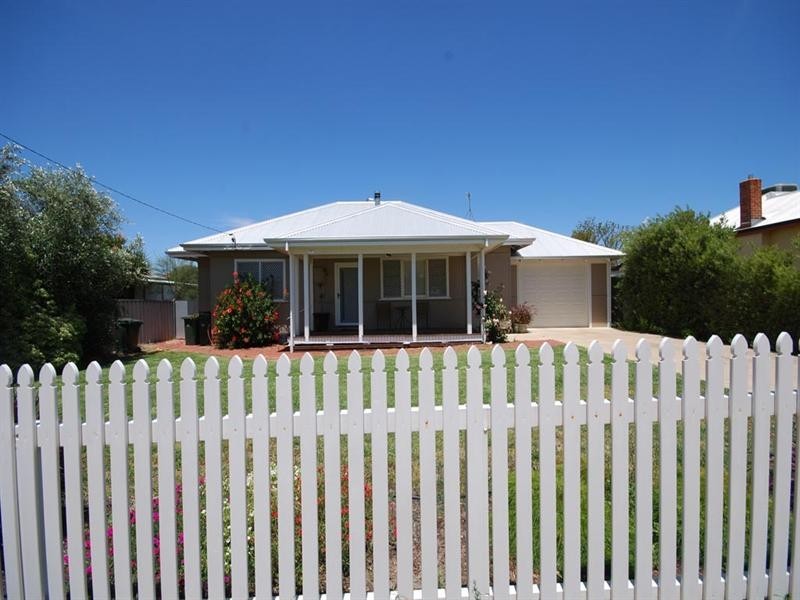 43 Ensign Street, Narrogin WA 6312