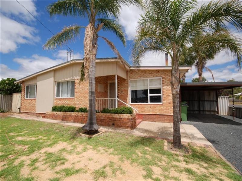 21 May Street, Narrogin WA 6312