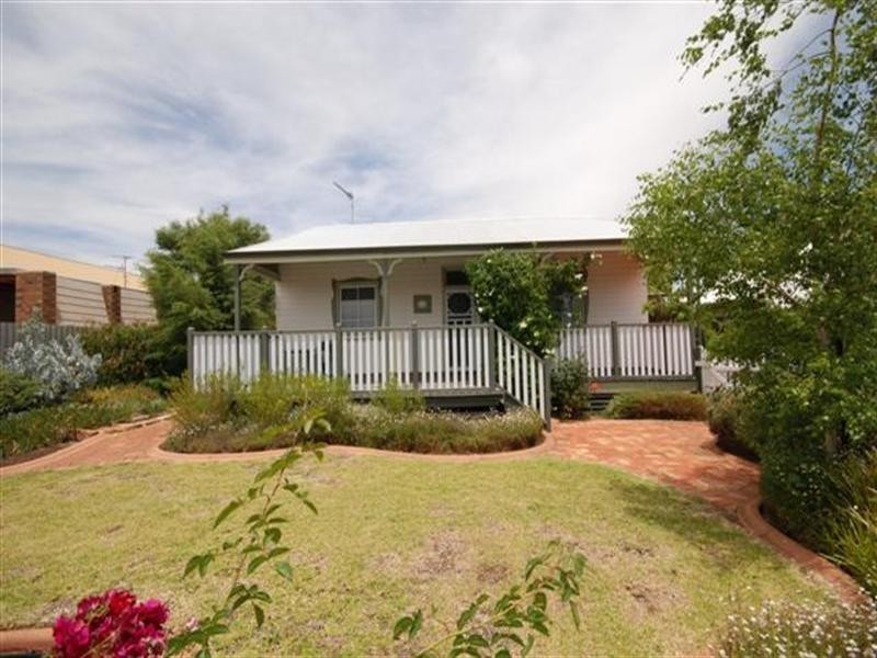 20 Hansard Street, Narrogin WA 6312