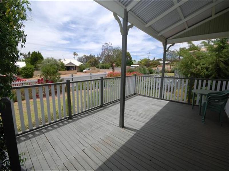 20 Hansard Street, Narrogin WA 6312