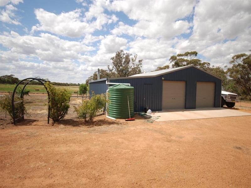 25 Corrie Street, Cuballing WA 6311