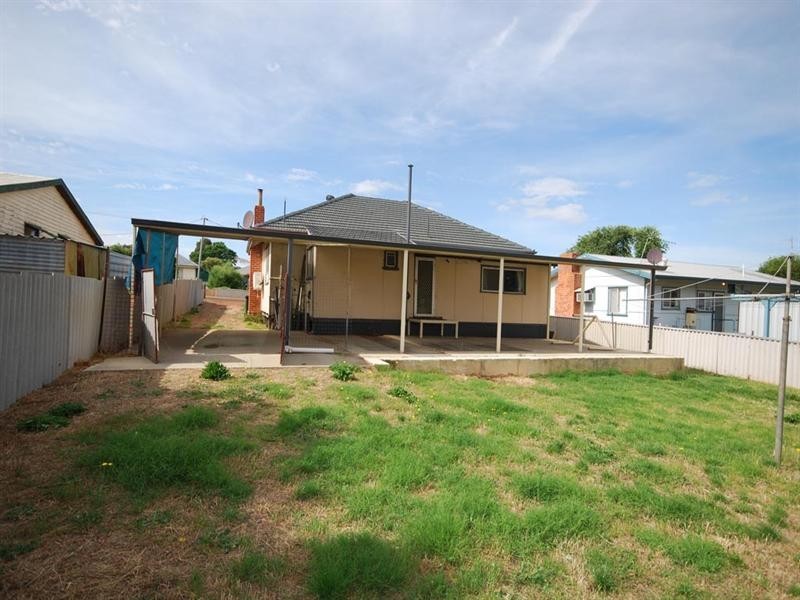 83 Fox Street, Narrogin WA 6312