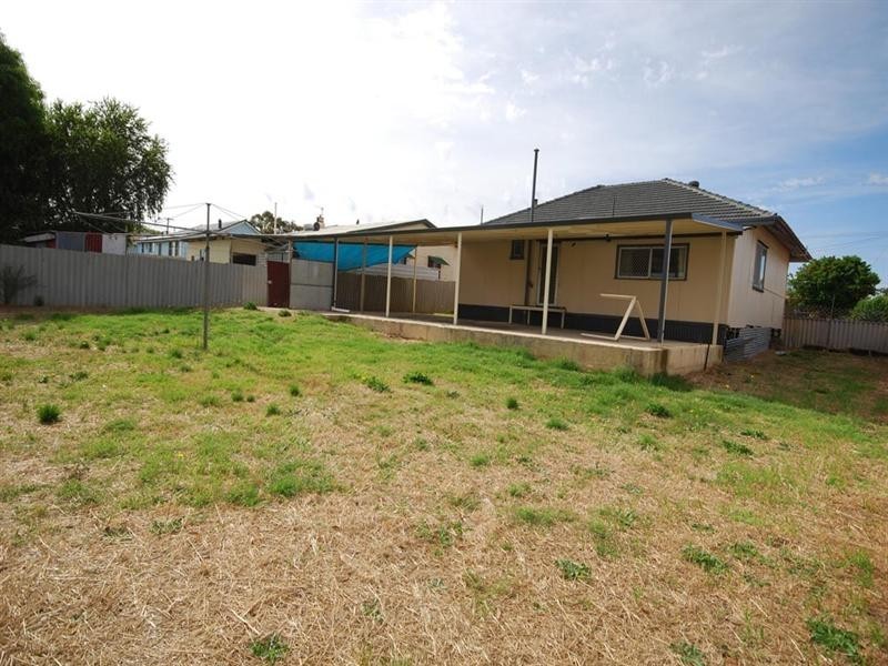 83 Fox Street, Narrogin WA 6312