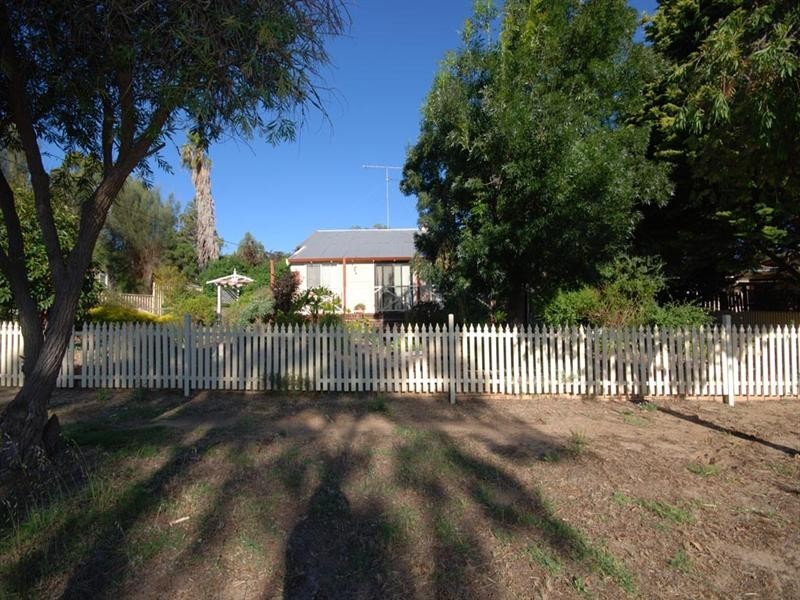 35 Argus Street, Narrogin WA 6312