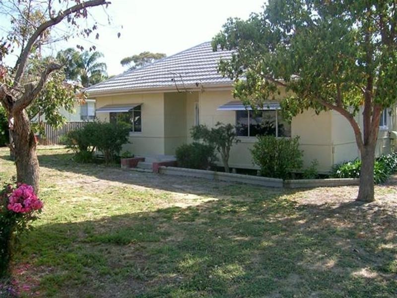 4 Rossolloty Street, Williams WA 6391