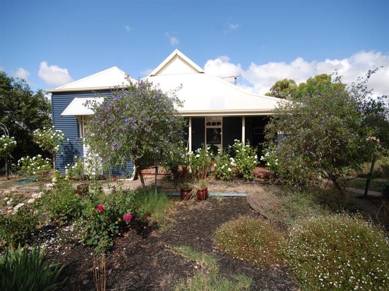 21 Great Southern Highway, Narrogin WA 6312