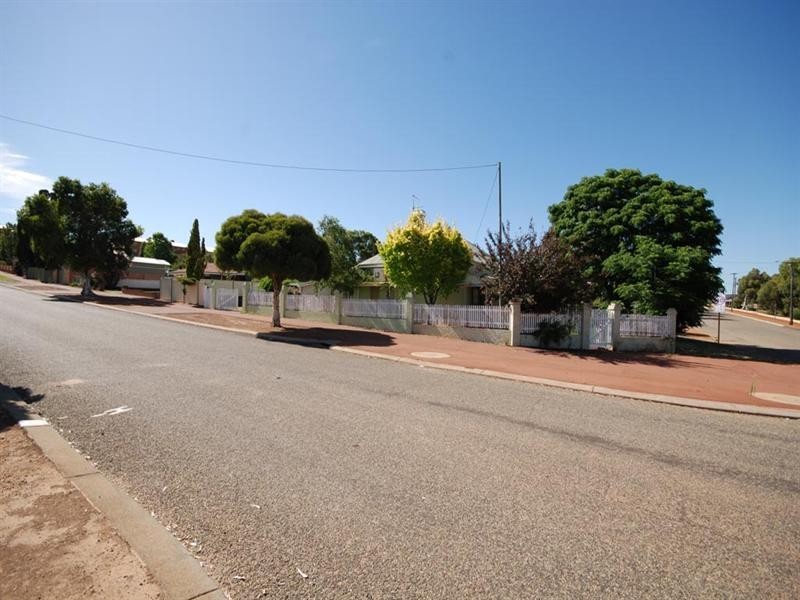 9 Butler Street, Narrogin WA 6312