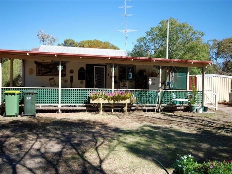 19 and 20 Johnston Street, Wickepin WA 6370