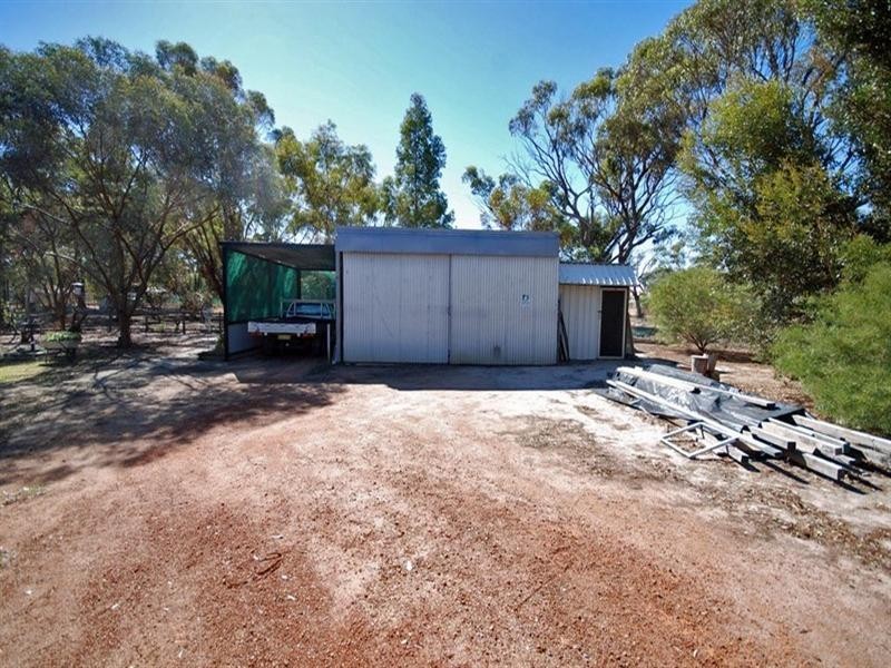 19 and 20 Johnston Street, Wickepin WA 6370