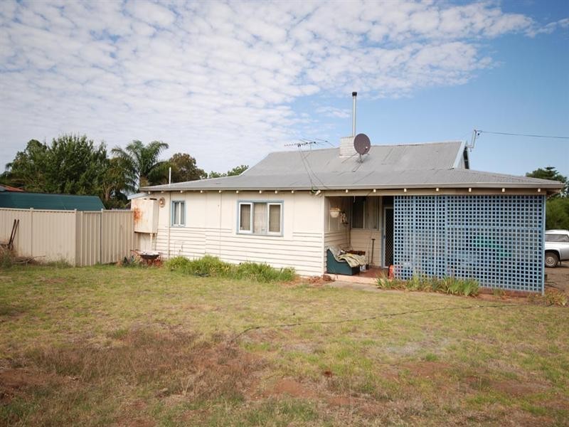 38 Hansard Street, Narrogin WA 6312