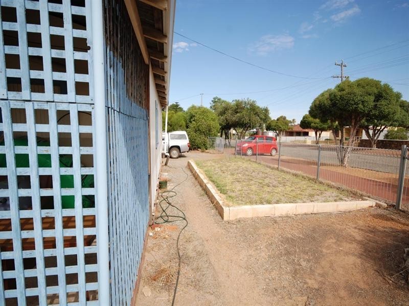 38 Hansard Street, Narrogin WA 6312
