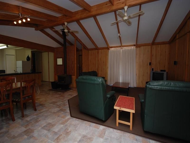 16 Fry Street, Williams WA 6391