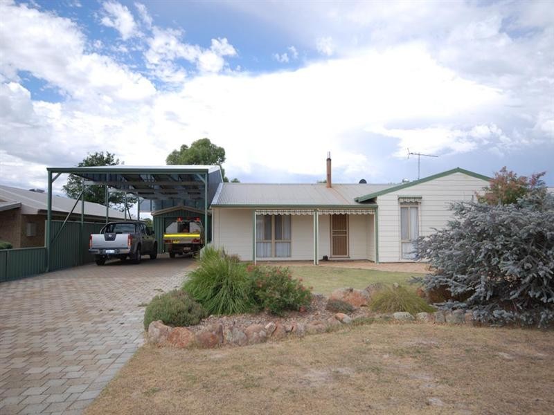 16 Fry Street, Williams WA 6391