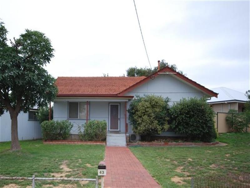 43 Doney Street, Narrogin WA 6312