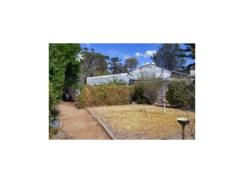 32 Dalton Street, Yealering WA 6372