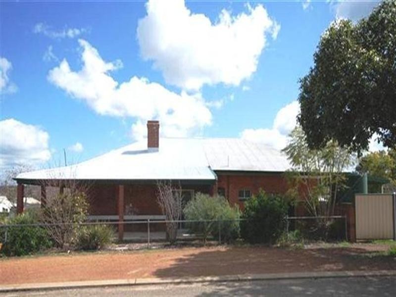 37 Grant Street, Narrogin WA 6312