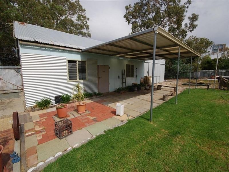 77 Ensign Street, Narrogin WA 6312