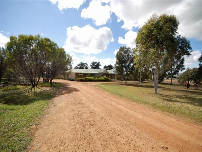 19 Sirdar Street, Wagin WA 6315