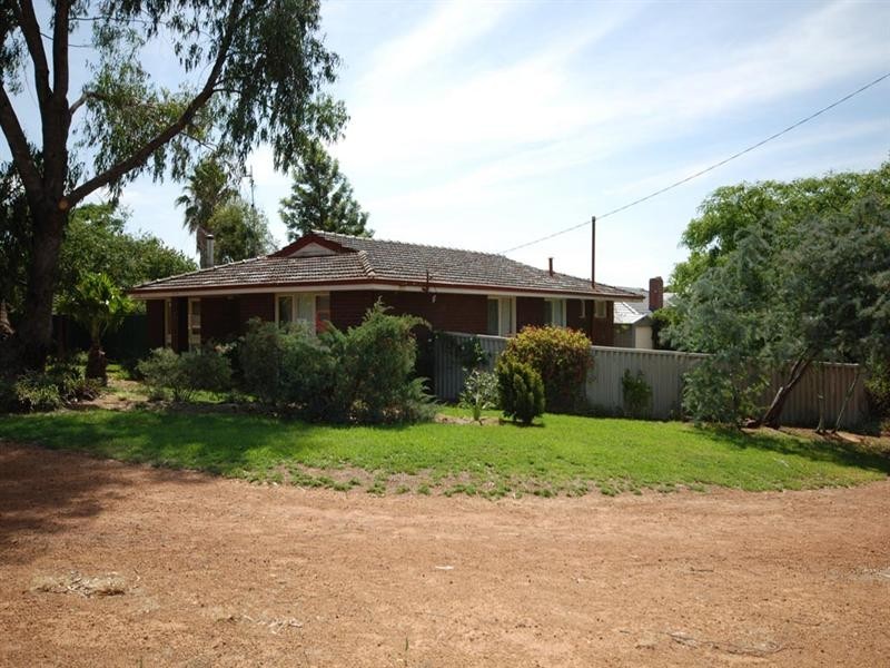 5 Clark Street, Narrogin WA 6312