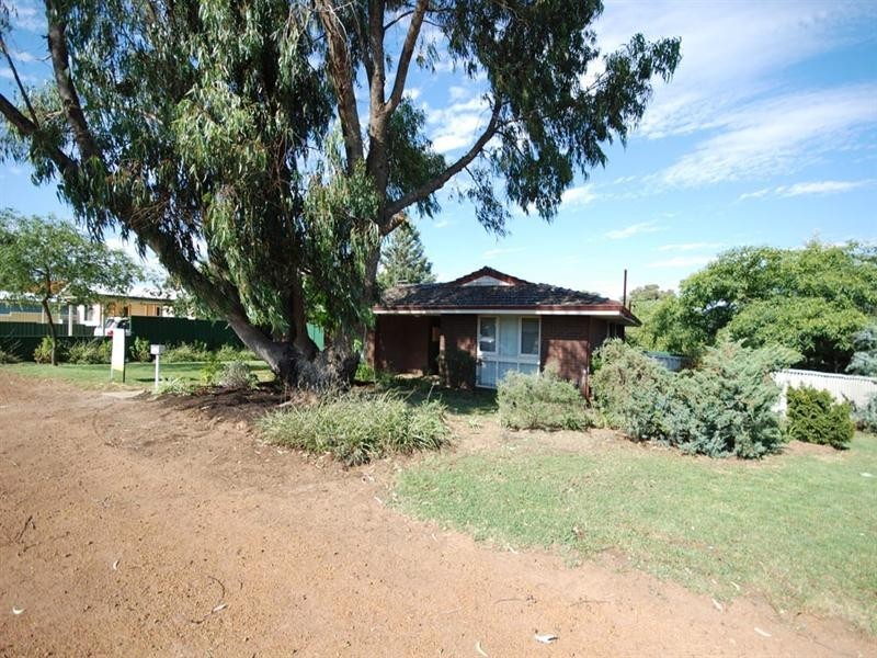 5 Clark Street, Narrogin WA 6312
