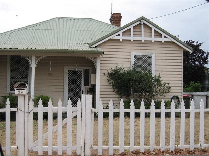 39 Doney Street, Narrogin WA 6312