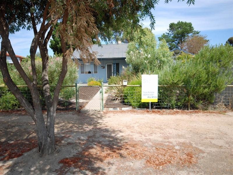 2 Fox Street, Narrogin WA 6312