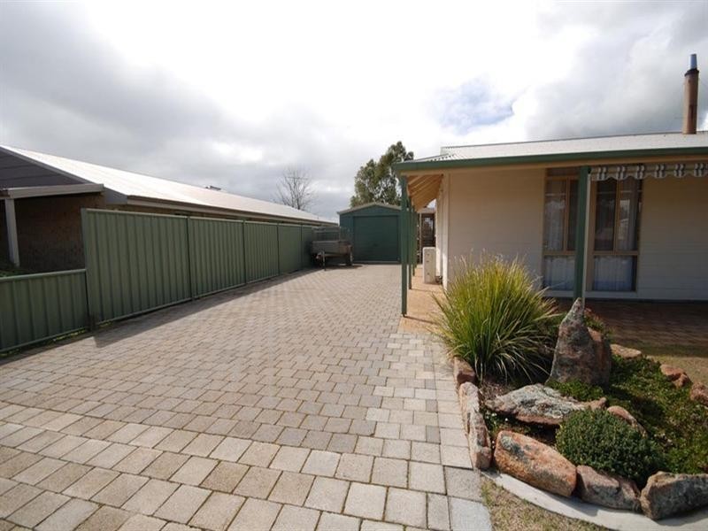 16 Fry Street, Williams WA 6391
