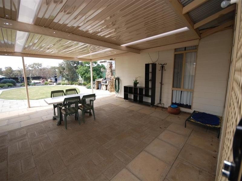 16 Fry Street, Williams WA 6391