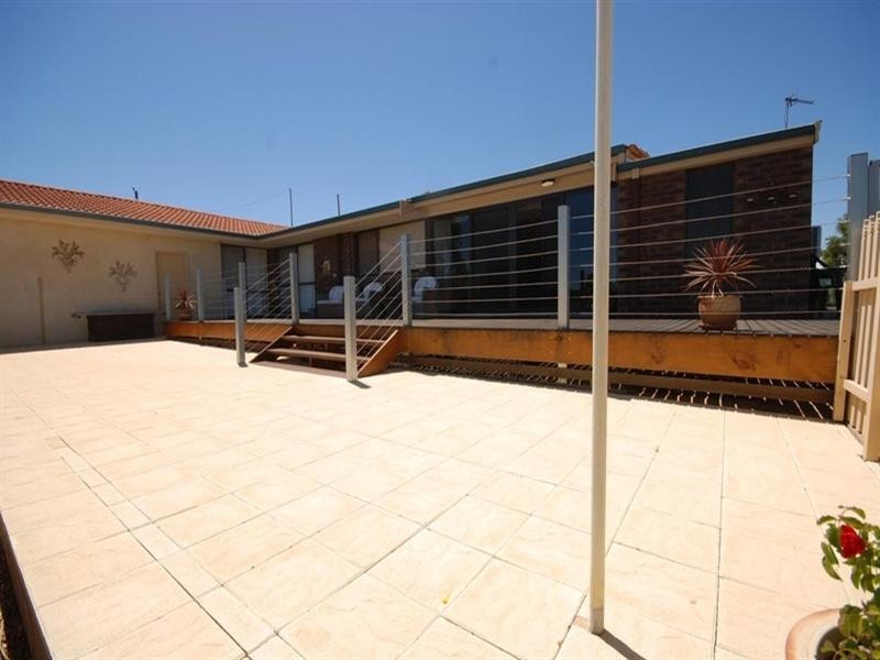 15 Narrakine Road, Narrogin WA 6312