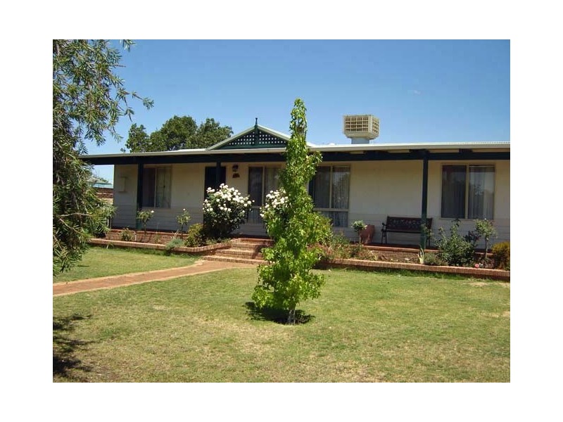 7 Dellar Street, Narrogin WA 6312