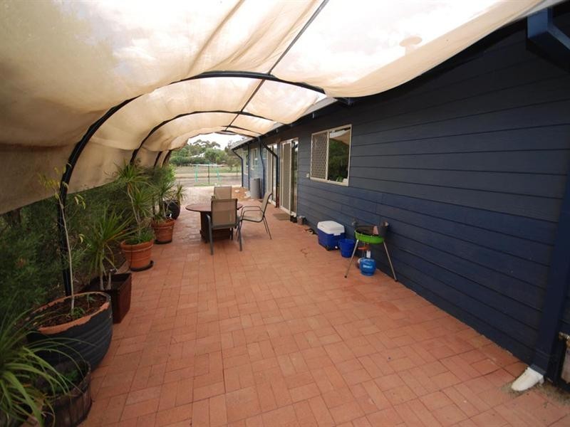 25 Corrie Street, Cuballing WA 6311