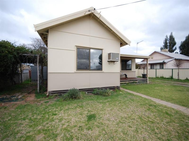 37 Clayton Road, Narrogin WA 6312