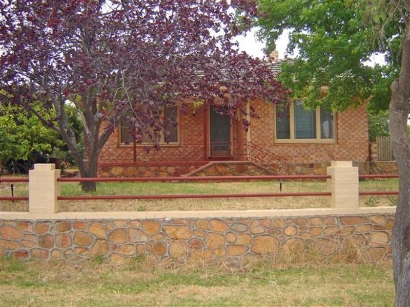 11 HALE Street, Narrogin WA 6312